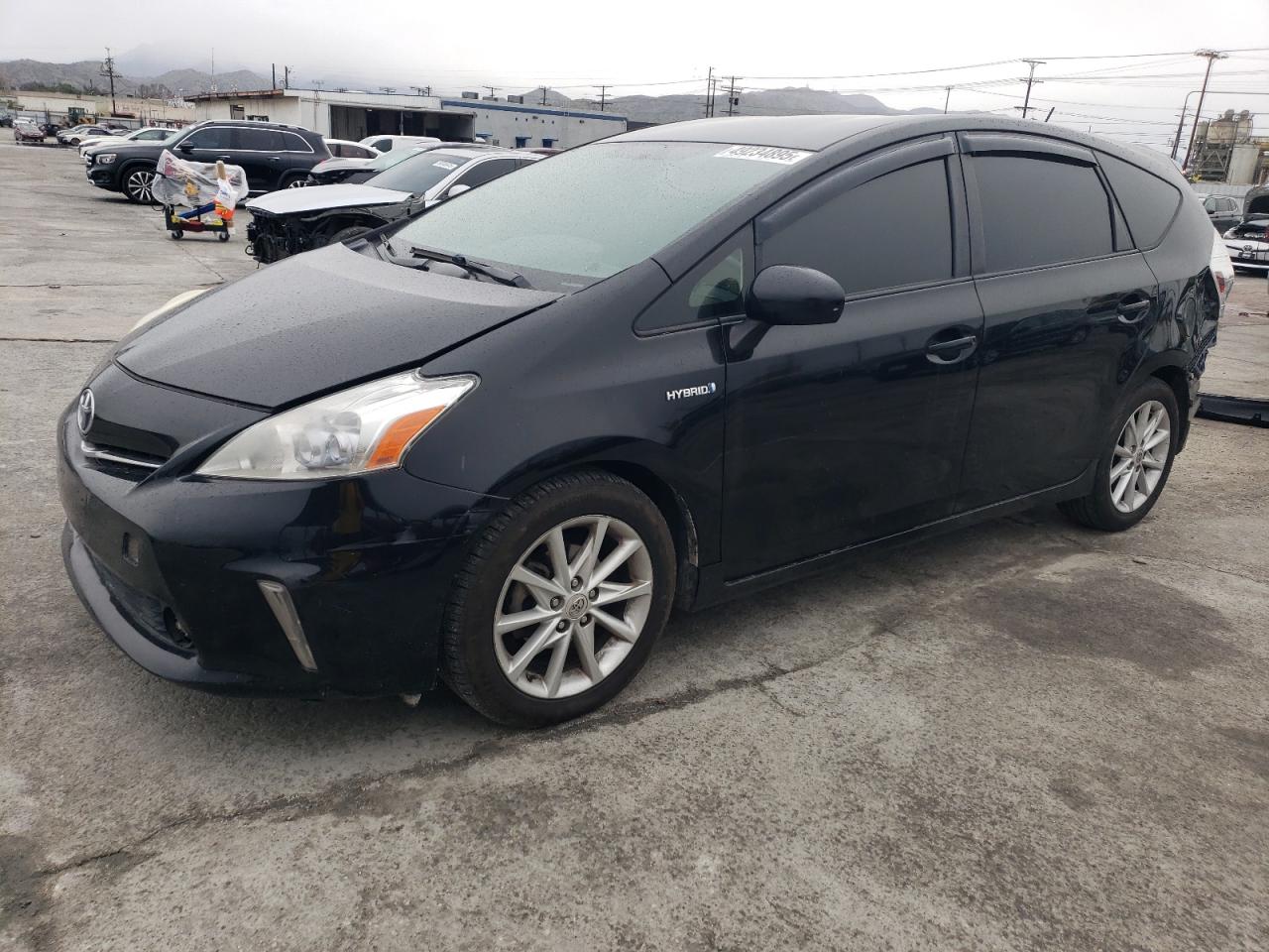 TOYOTA PRIUS V 2013