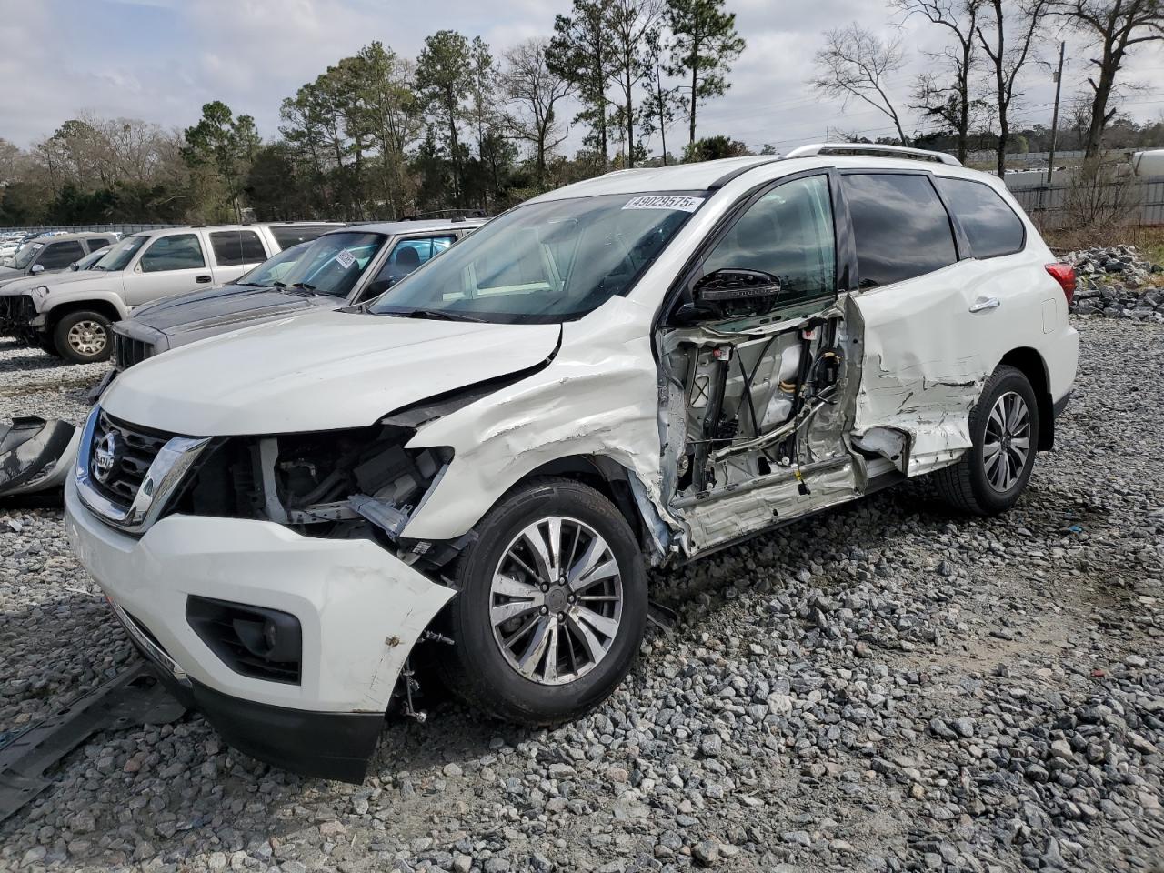 NISSAN PATHFINDER 2017