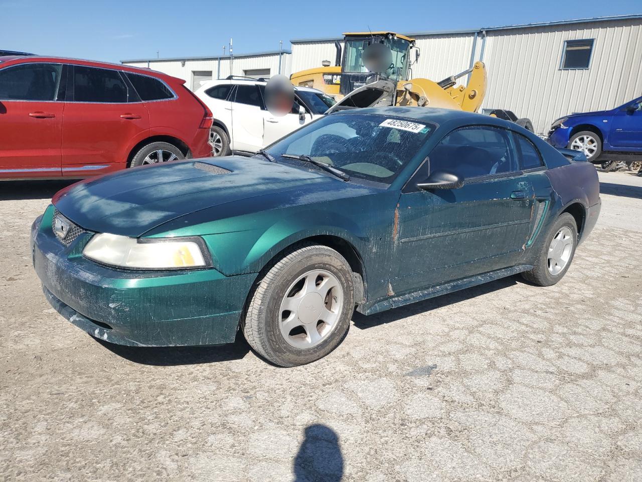 FORD MUSTANG 2000