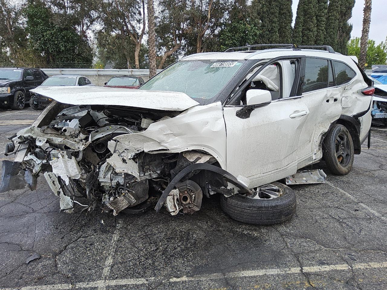 TOYOTA HIGHLANDER 2021