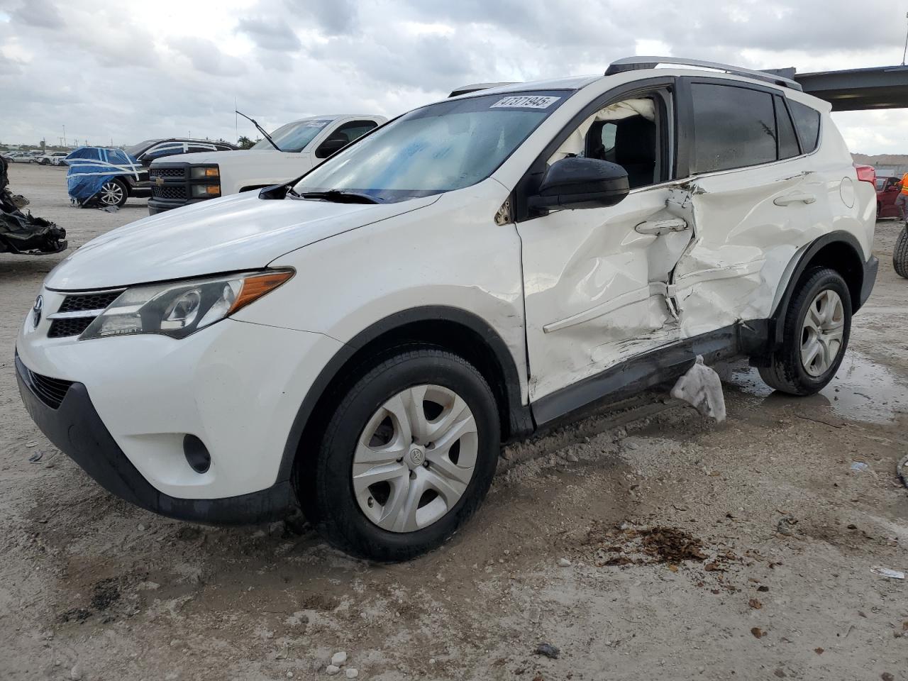 TOYOTA RAV4 LE 2014
