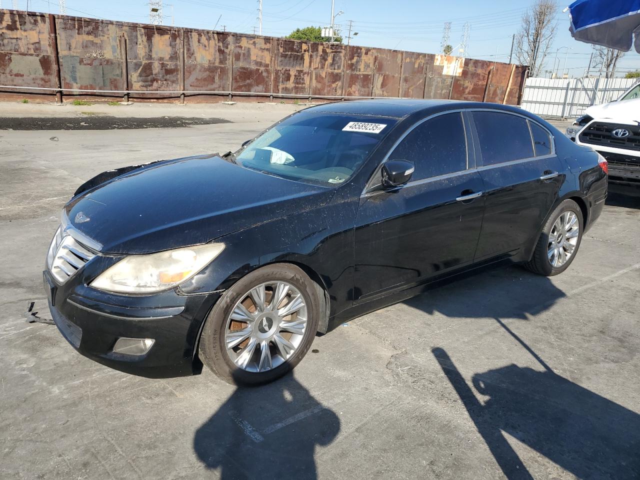HYUNDAI GENESIS 3. 2011