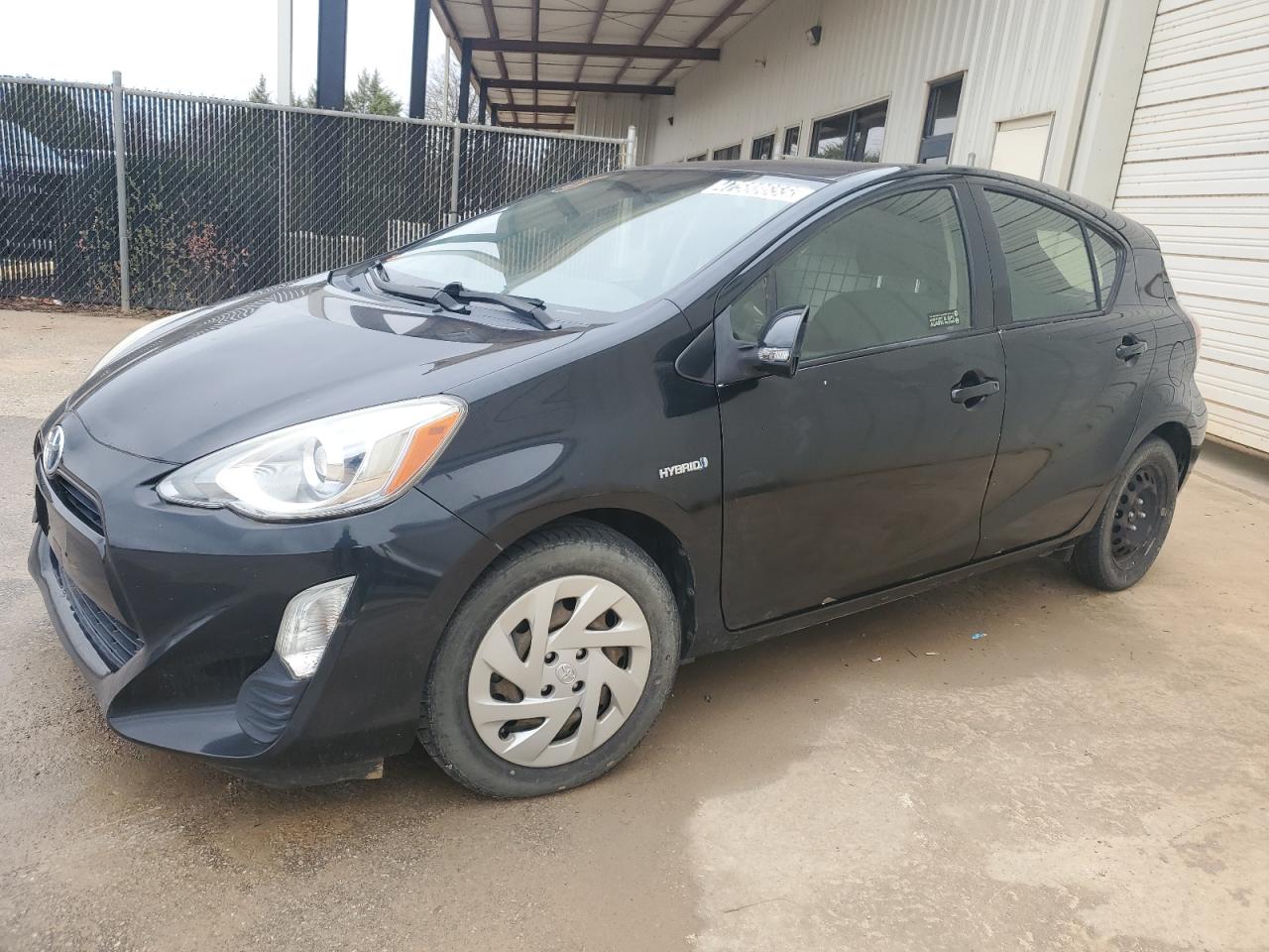 TOYOTA PRIUS C 2016