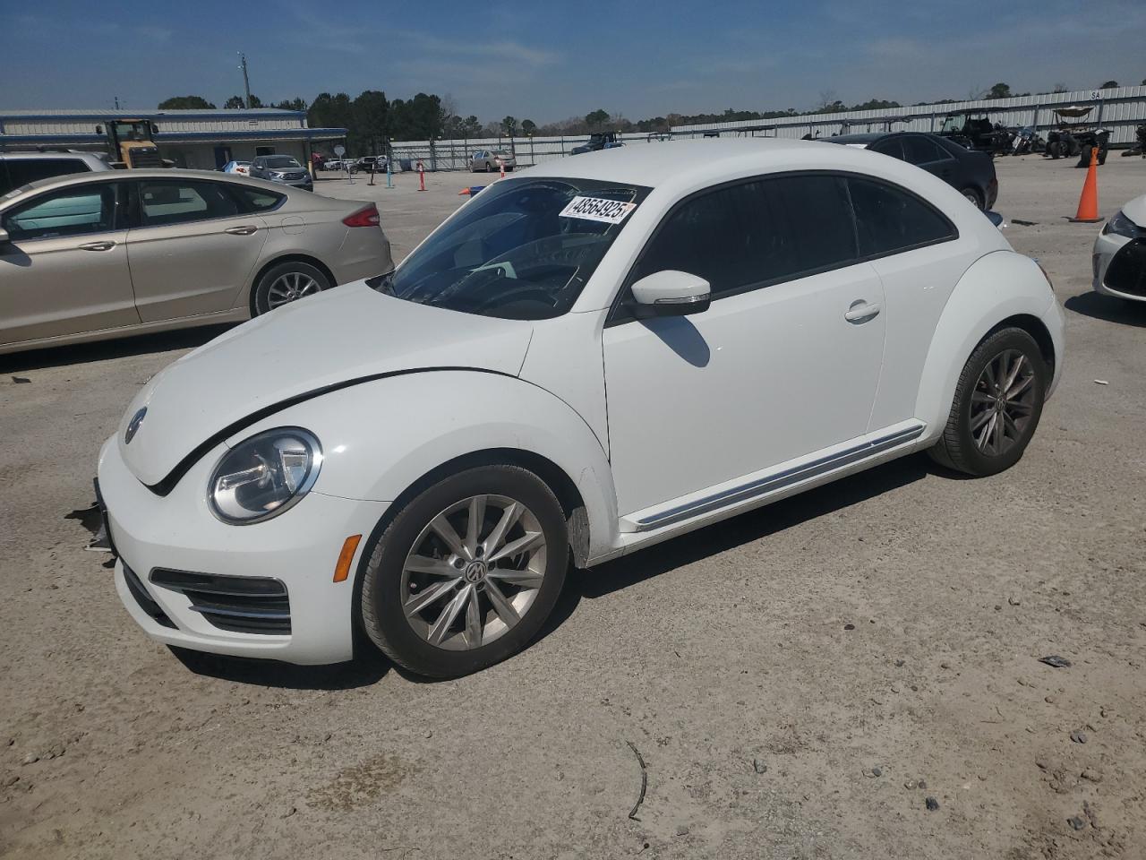VOLKSWAGEN BEETLE SE 2017