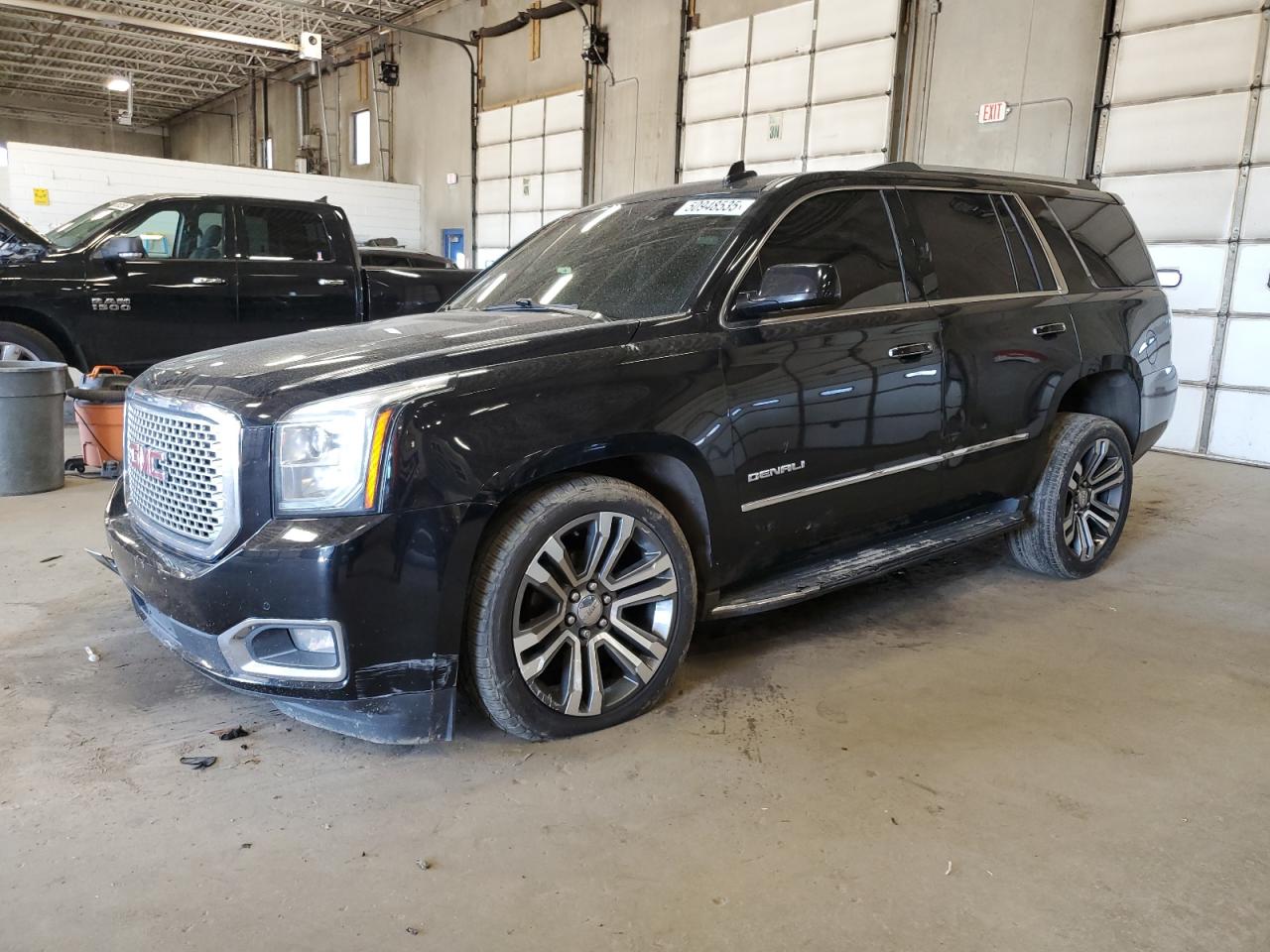 GMC YUKON DENA 2017