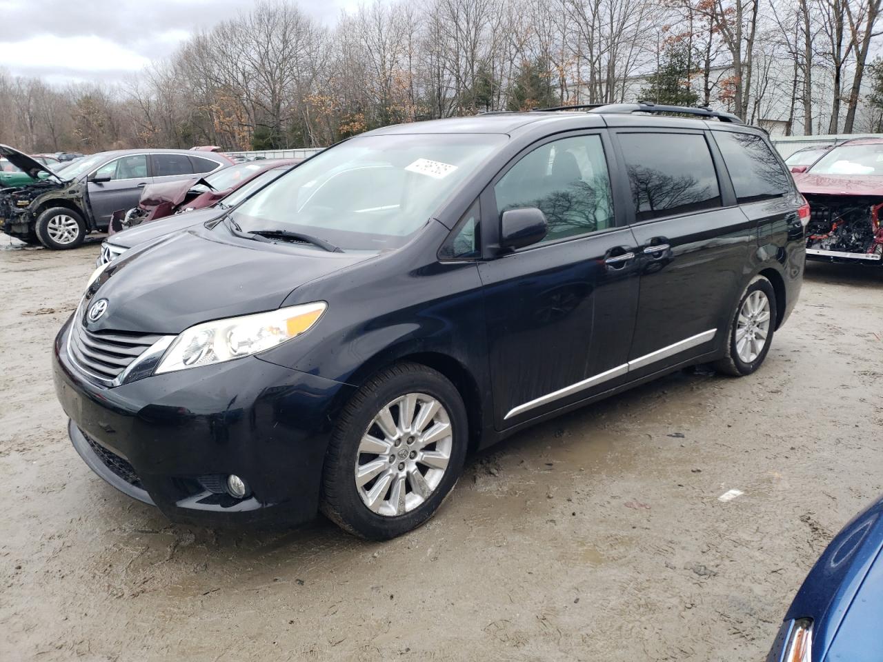 TOYOTA SIENNA XLE 2011