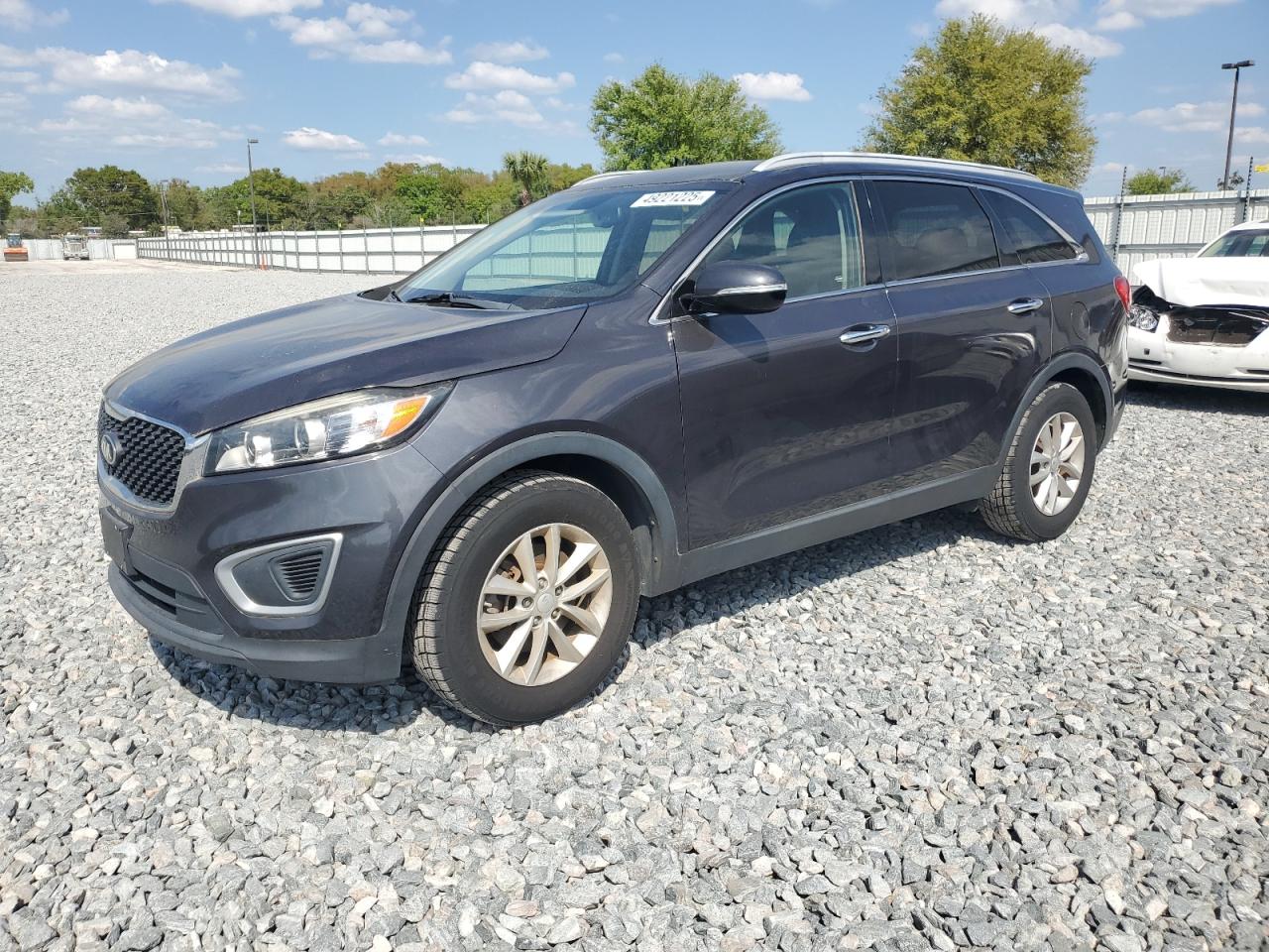 KIA SORENTO LX 2017