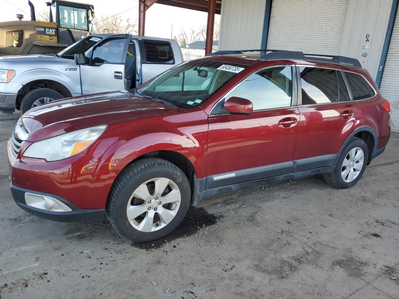 SUBARU OUTBACK 2. 2011