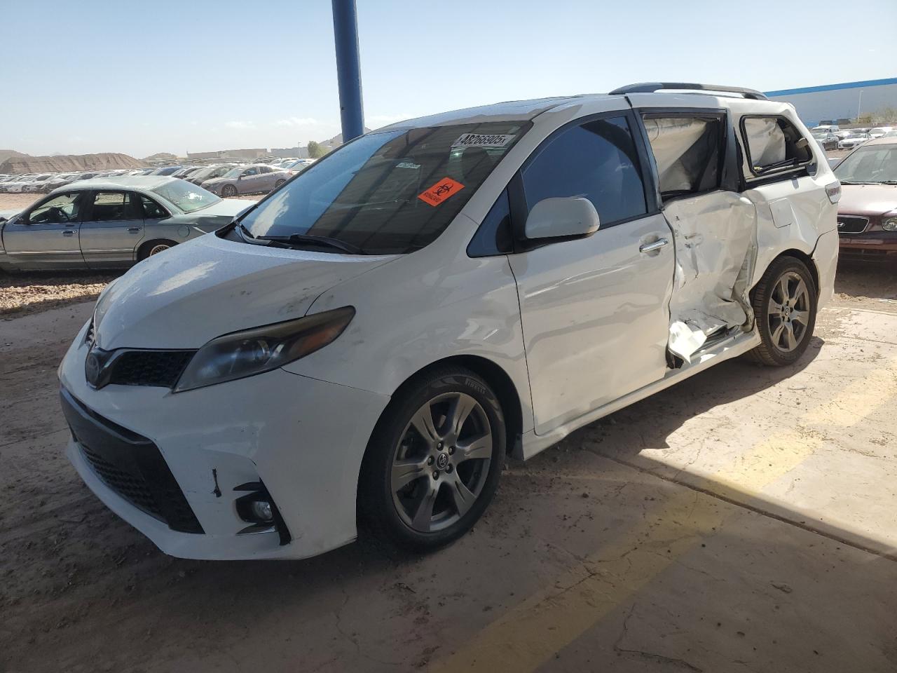 TOYOTA SIENNA SE 2019