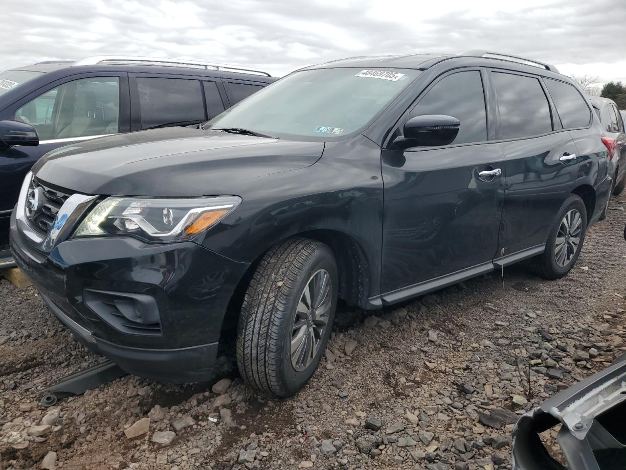 NISSAN PATHFINDER 2019