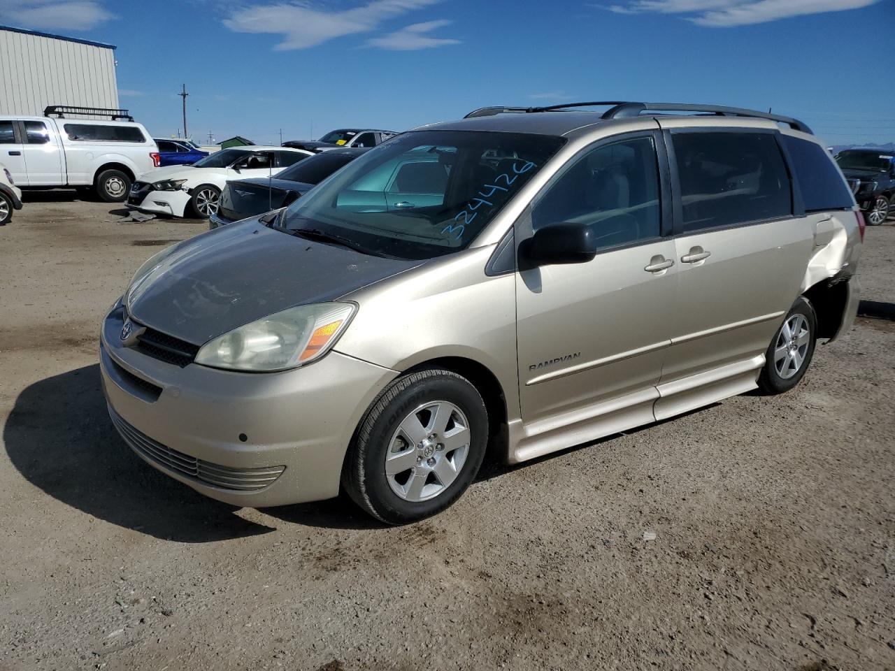 TOYOTA SIENNA CE 2005
