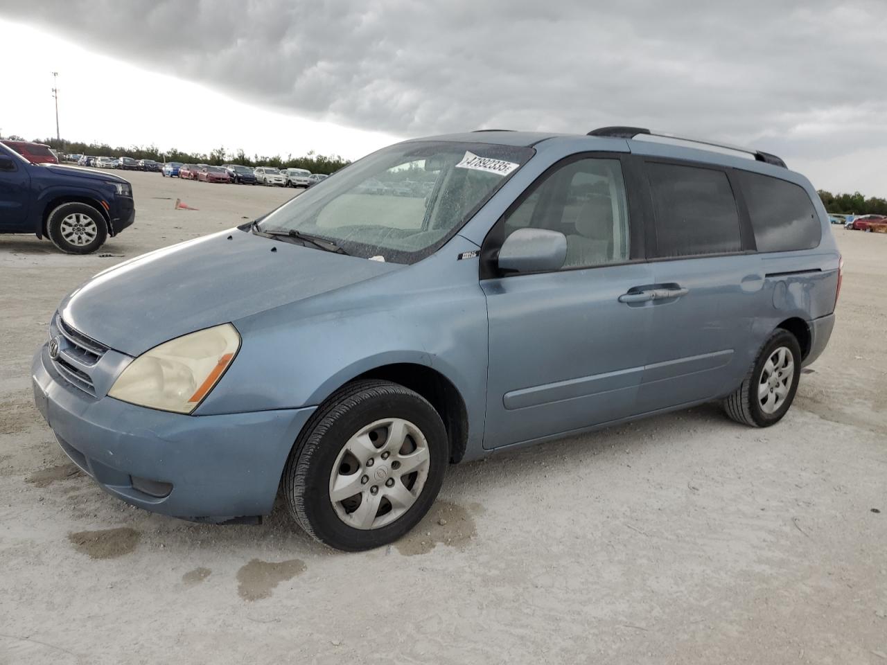 KIA SEDONA LX 2010