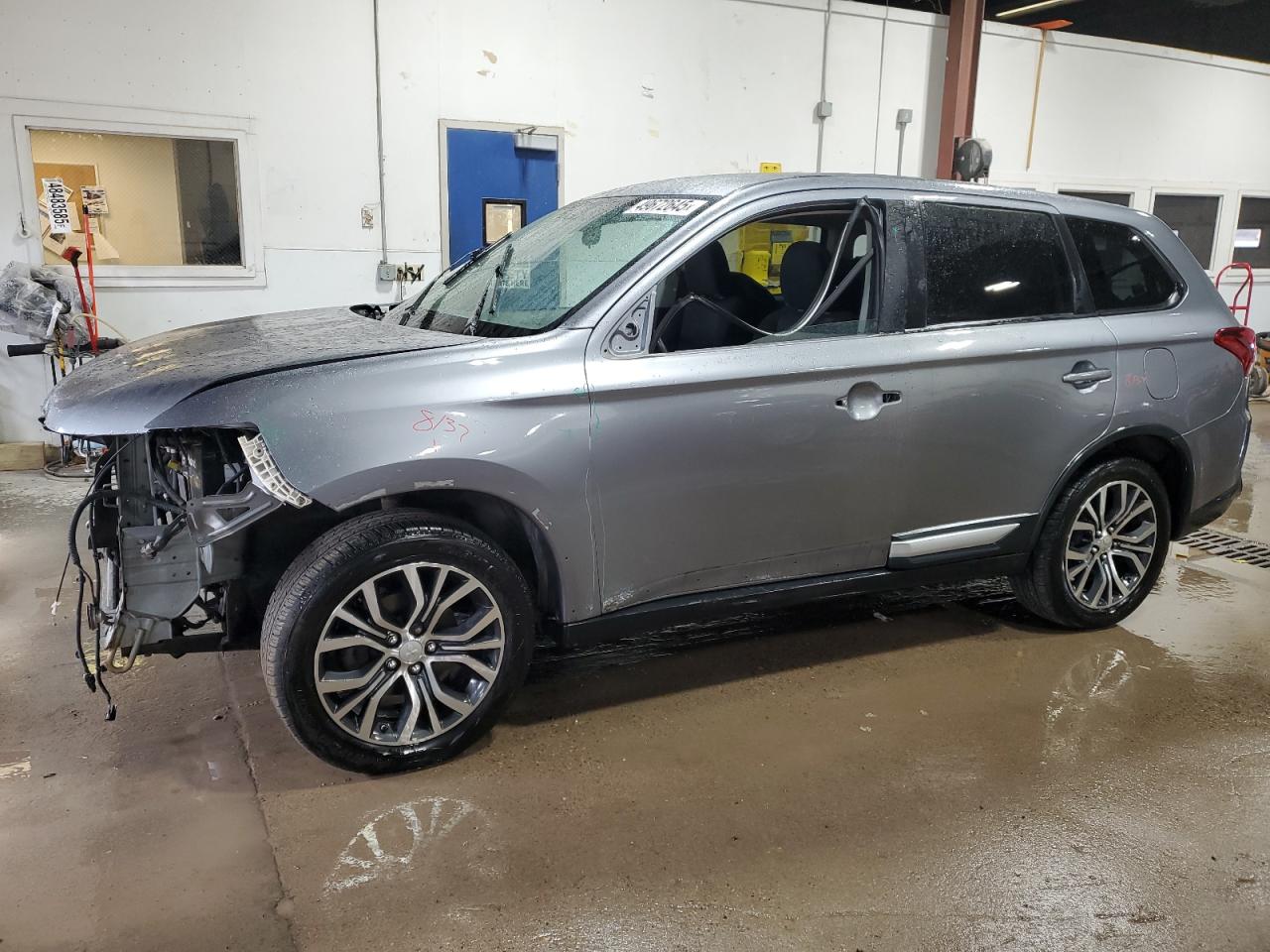 MITSUBISHI OUTLANDER 2016