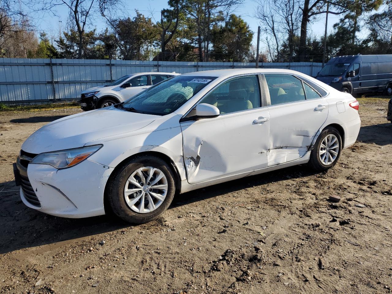 TOYOTA CAMRY LE 2015