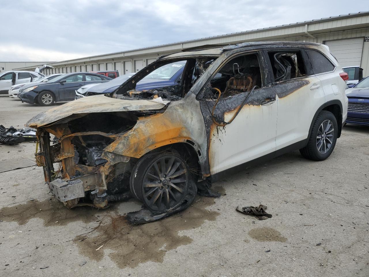 TOYOTA HIGHLANDER 2019