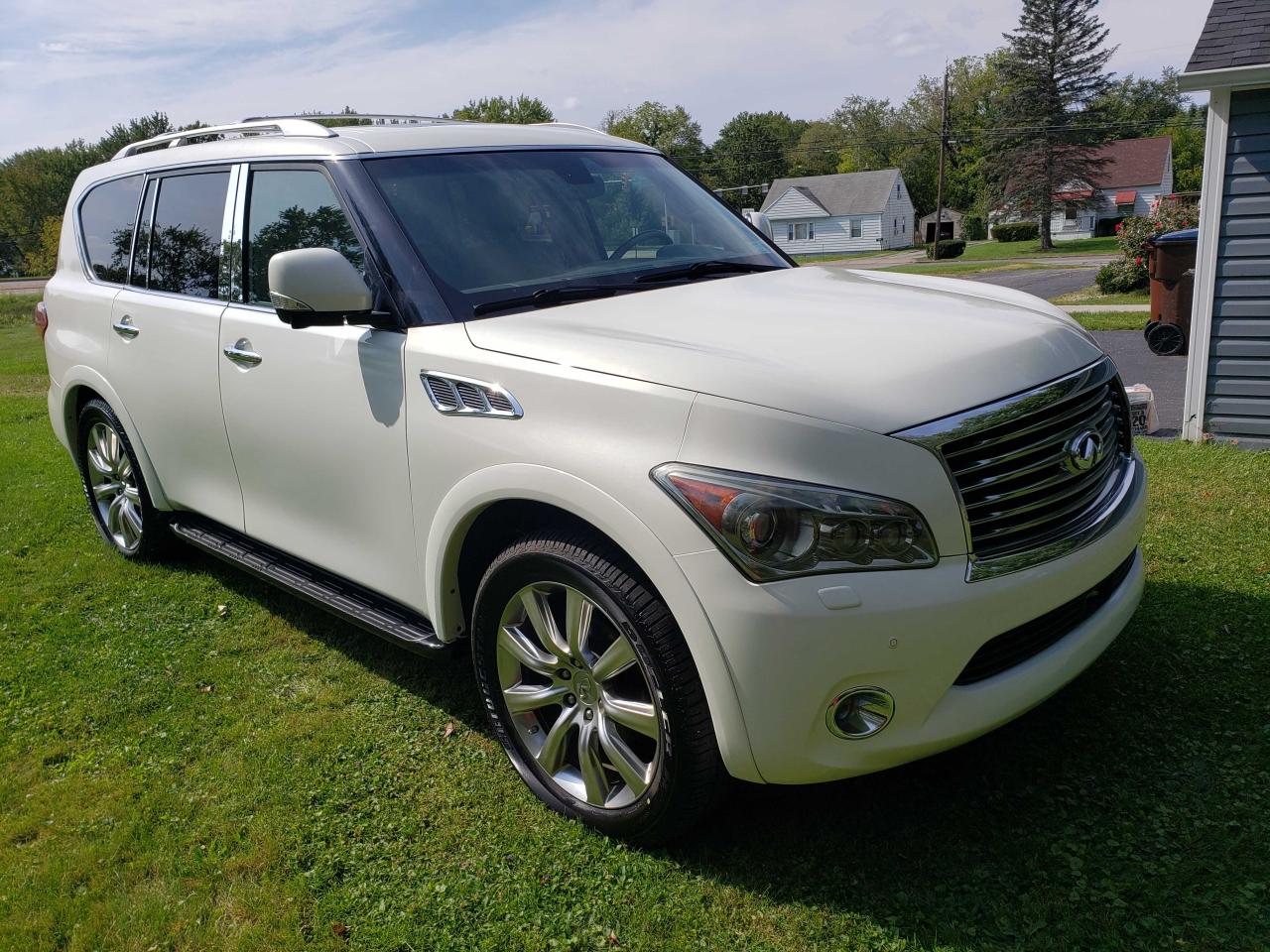 INFINITI QX56 2011