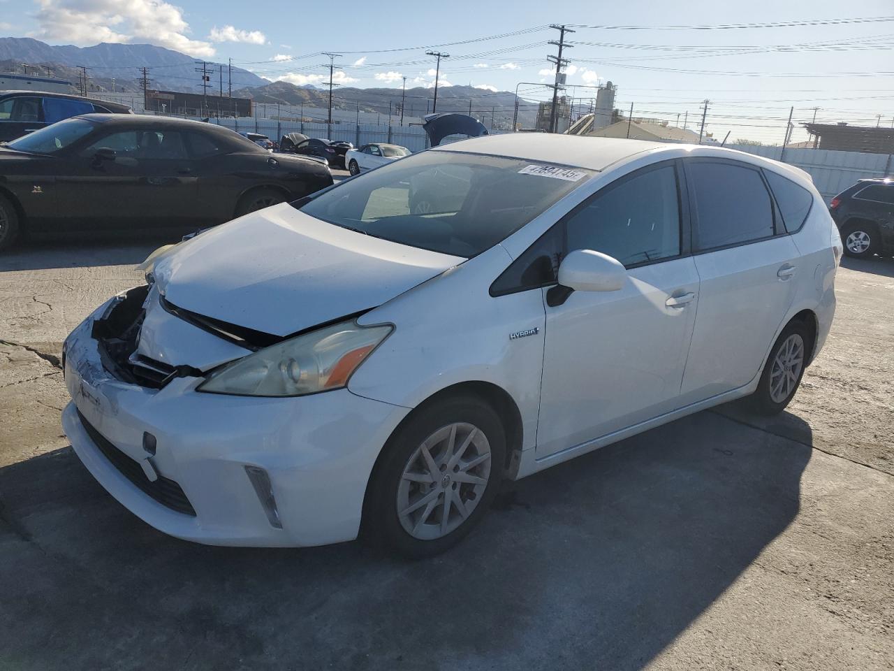TOYOTA PRIUS V 2013