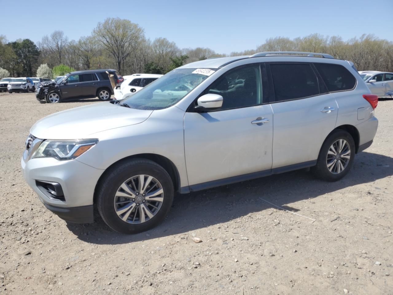 NISSAN PATHFINDER 2019