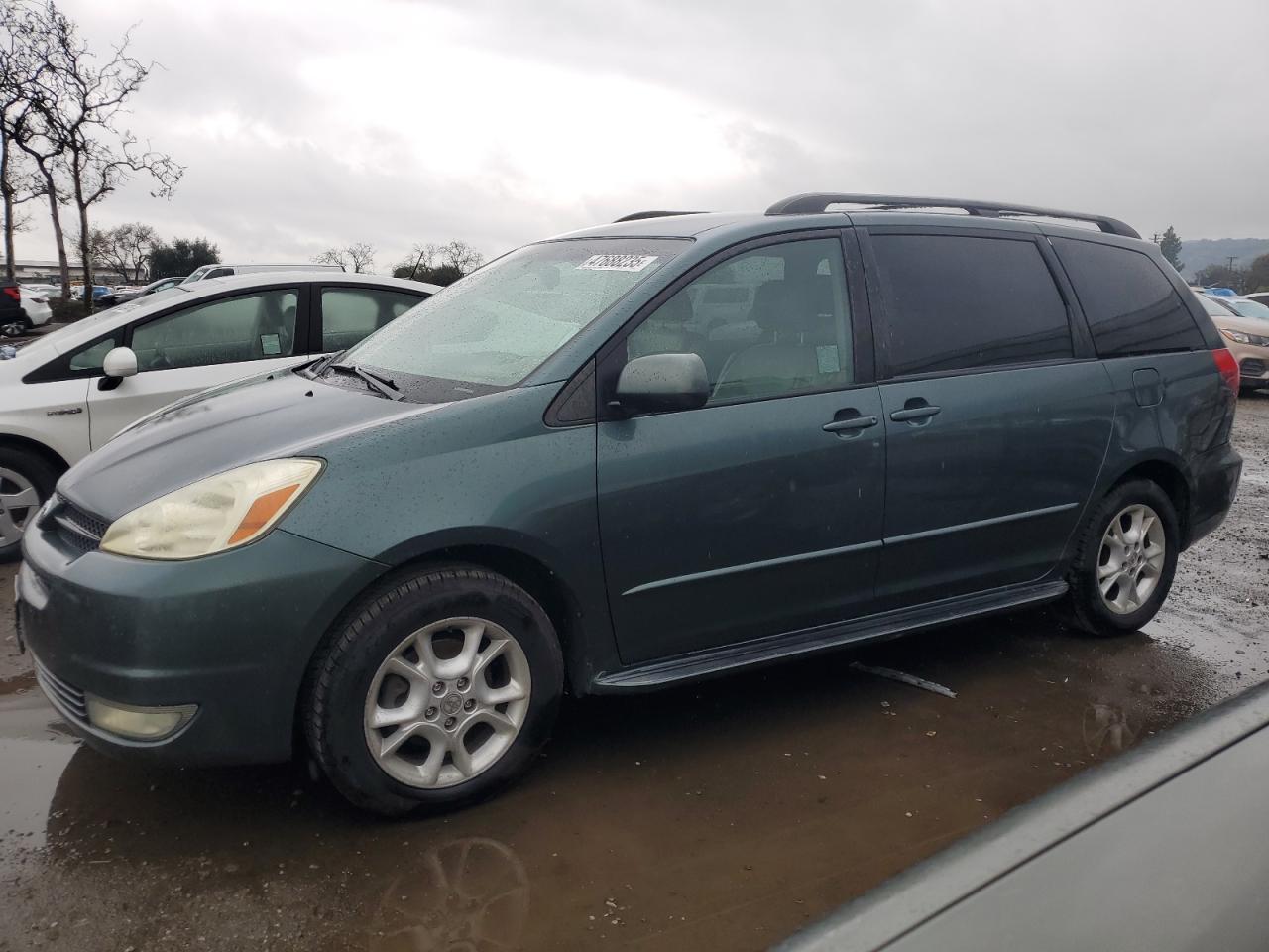 TOYOTA SIENNA XLE 2004