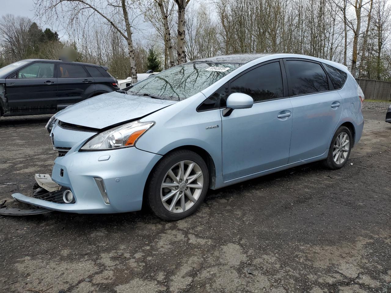 TOYOTA PRIUS V 2013