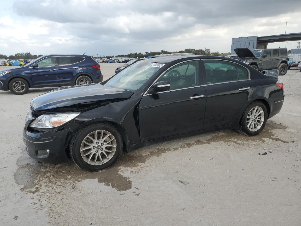HYUNDAI GENESIS 3. 2010