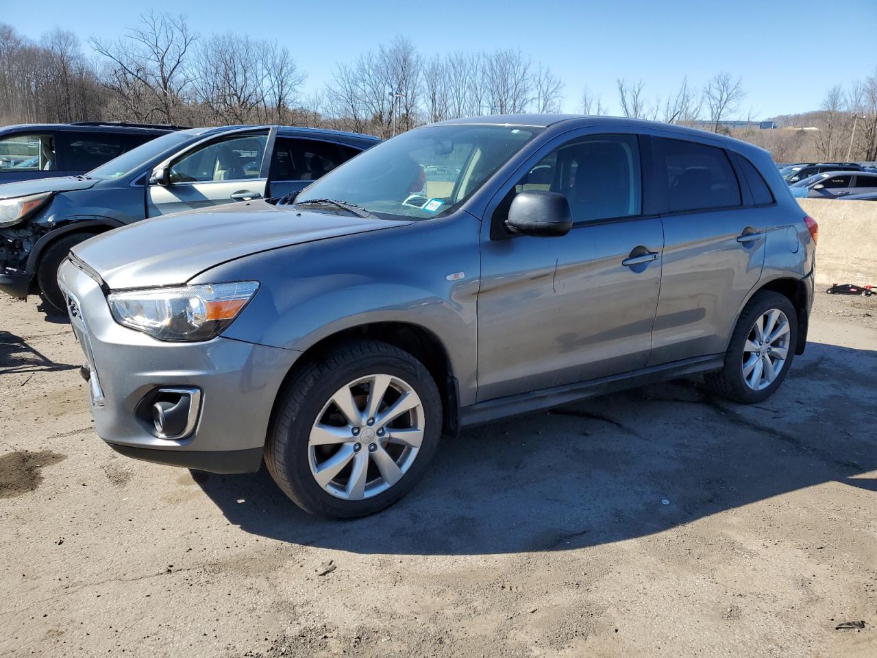 MITSUBISHI OUTLANDER 2015