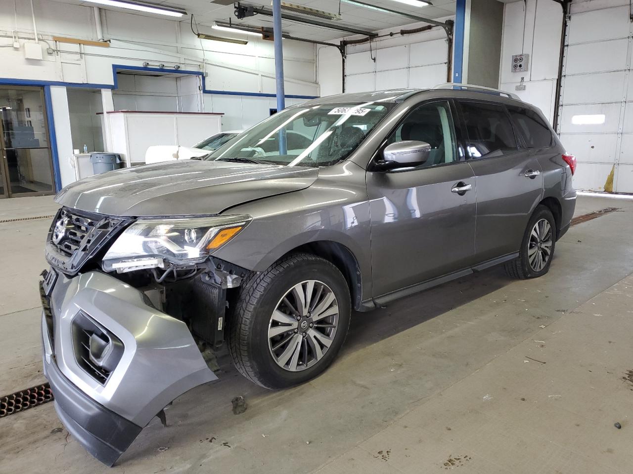 NISSAN PATHFINDER 2017