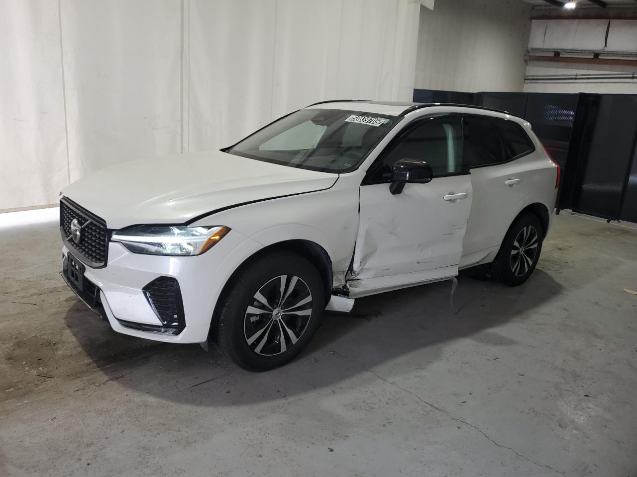 VOLVO XC60 CORE 2025