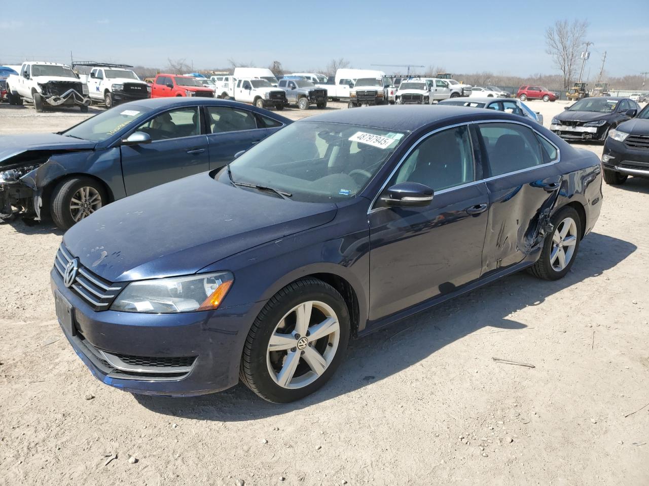 VOLKSWAGEN PASSAT SE 2013