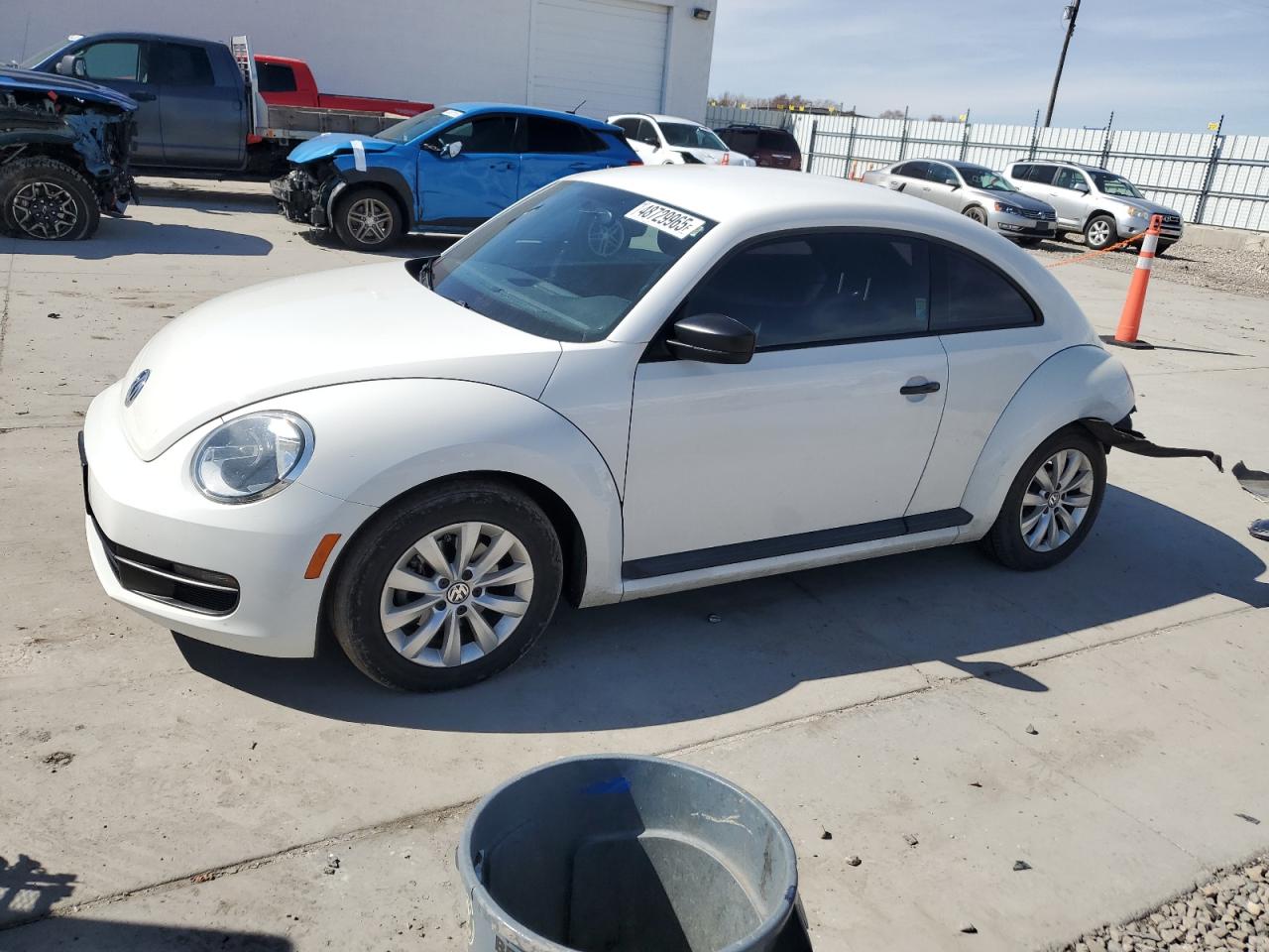 VOLKSWAGEN BEETLE 2013