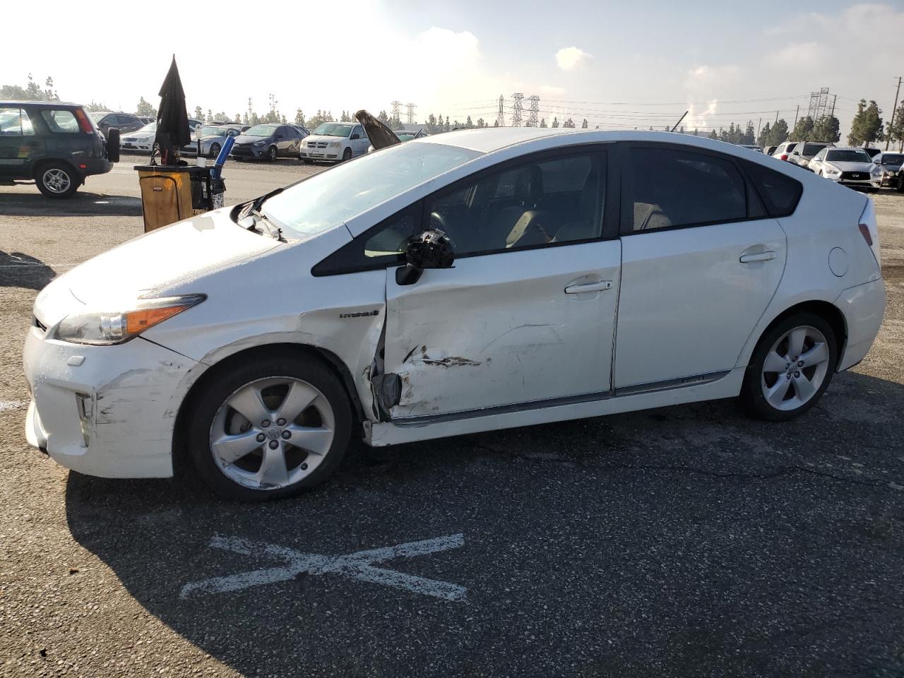 TOYOTA PRIUS 2014