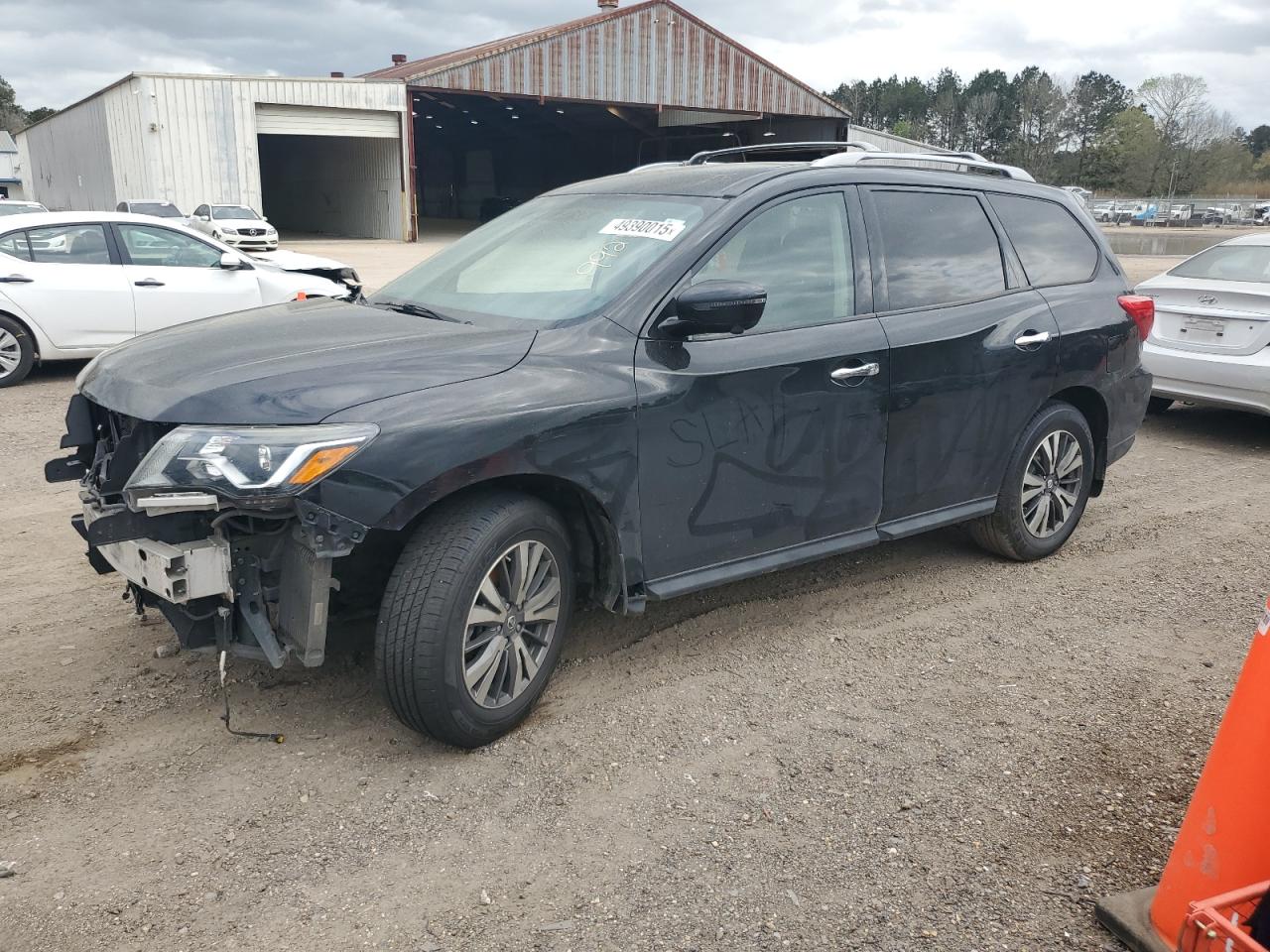 NISSAN PATHFINDER 2017
