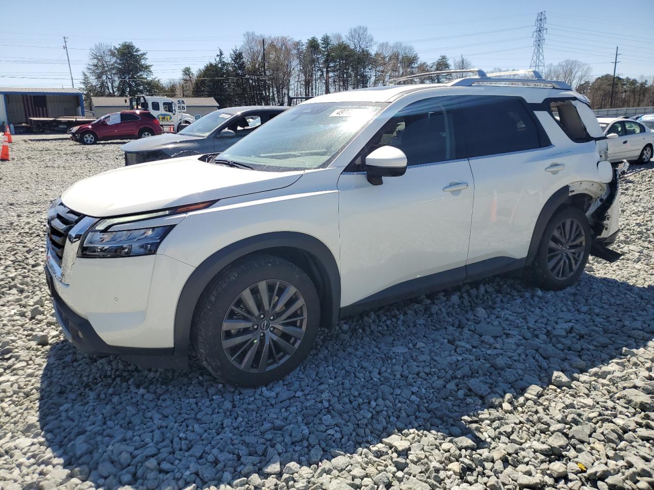 NISSAN PATHFINDER 2022