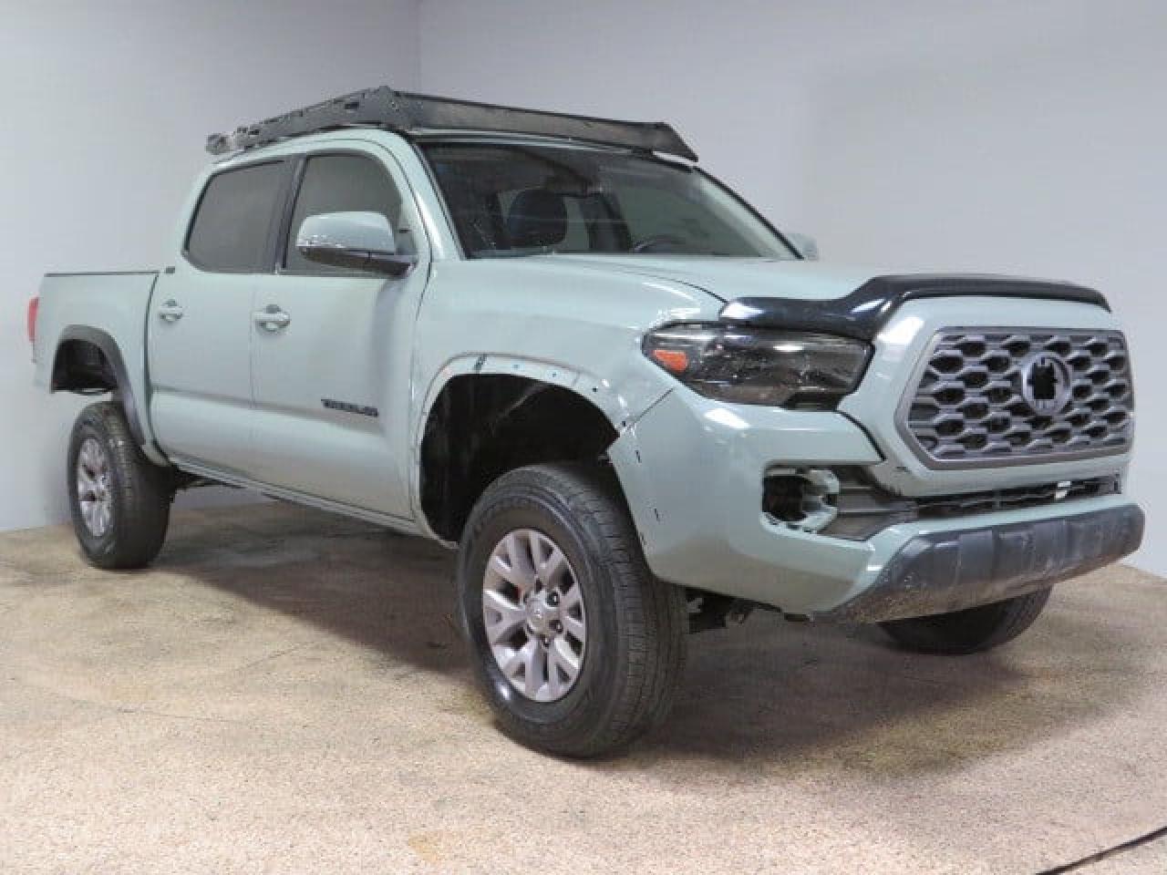 TOYOTA TACOMA DOU 2022