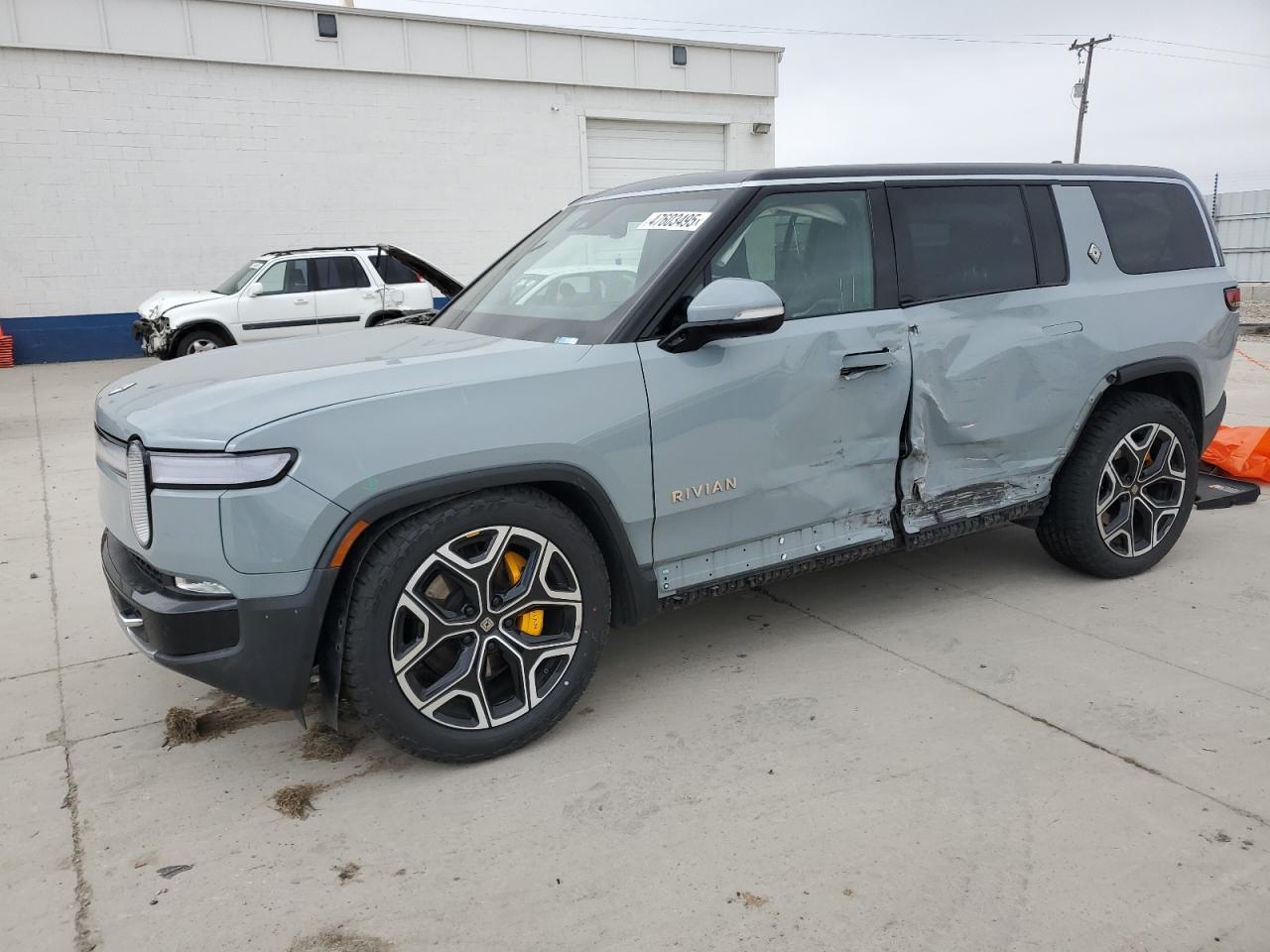 RIVIAN R1S LAUNCH 2022
