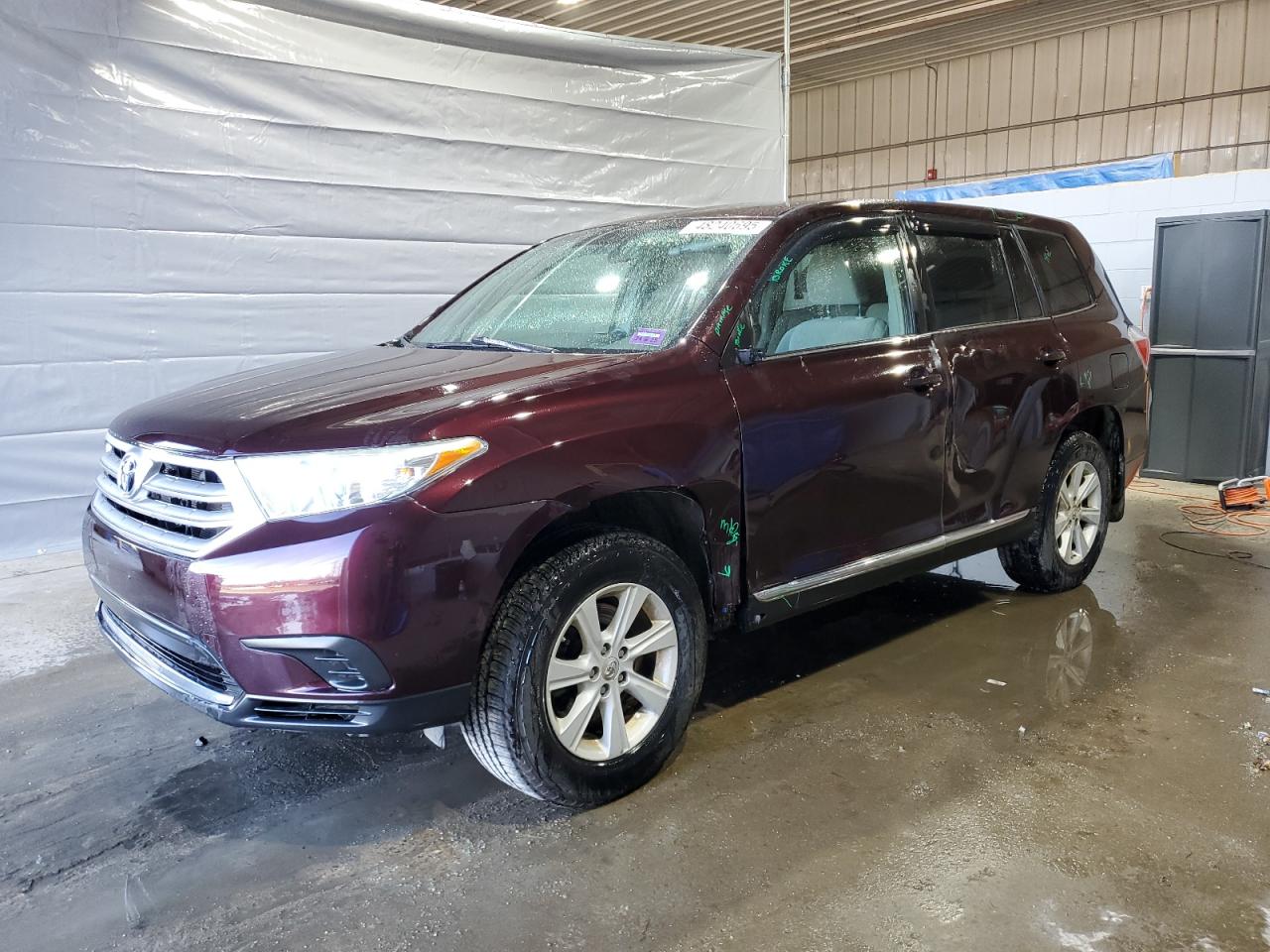 TOYOTA HIGHLANDER 2013