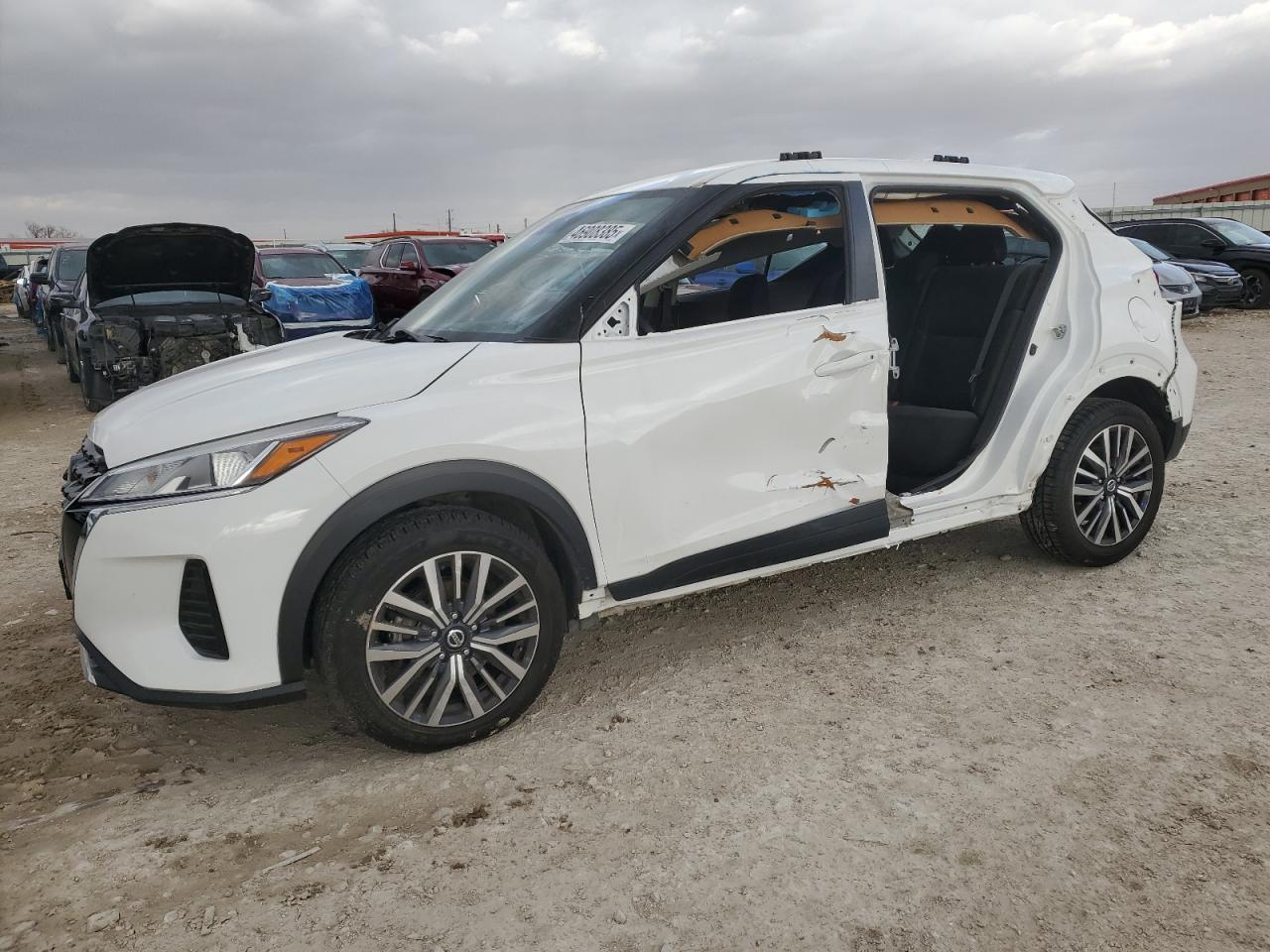 NISSAN KICKS SV 2021
