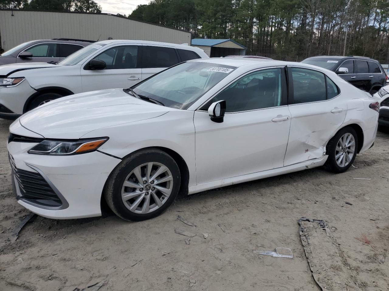 TOYOTA CAMRY LE 2021