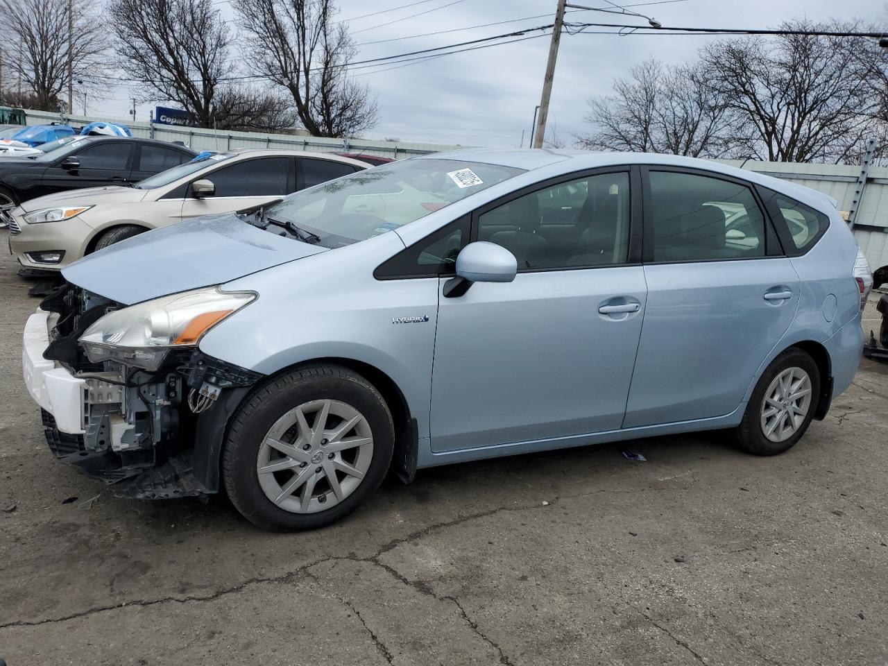 TOYOTA PRIUS V 2012