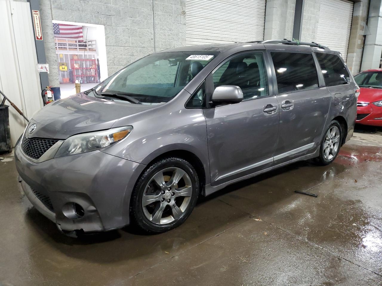 TOYOTA SIENNA SPO 2011