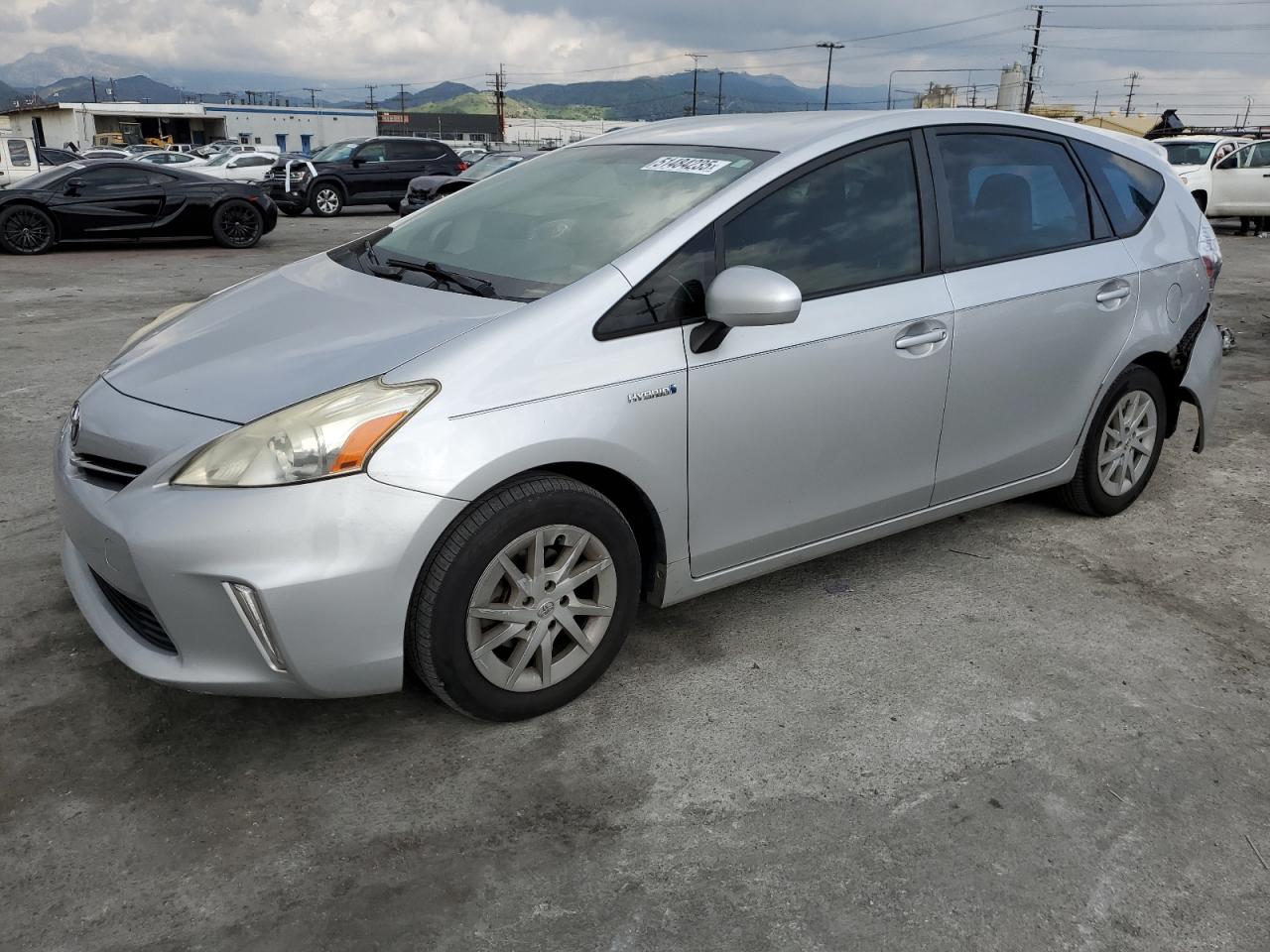 TOYOTA PRIUS V 2013