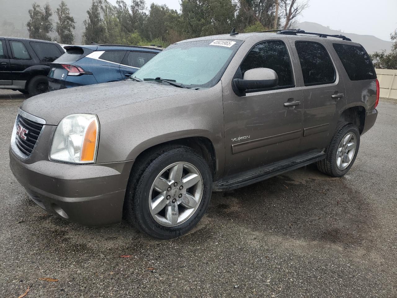 GMC YUKON SLE 2012