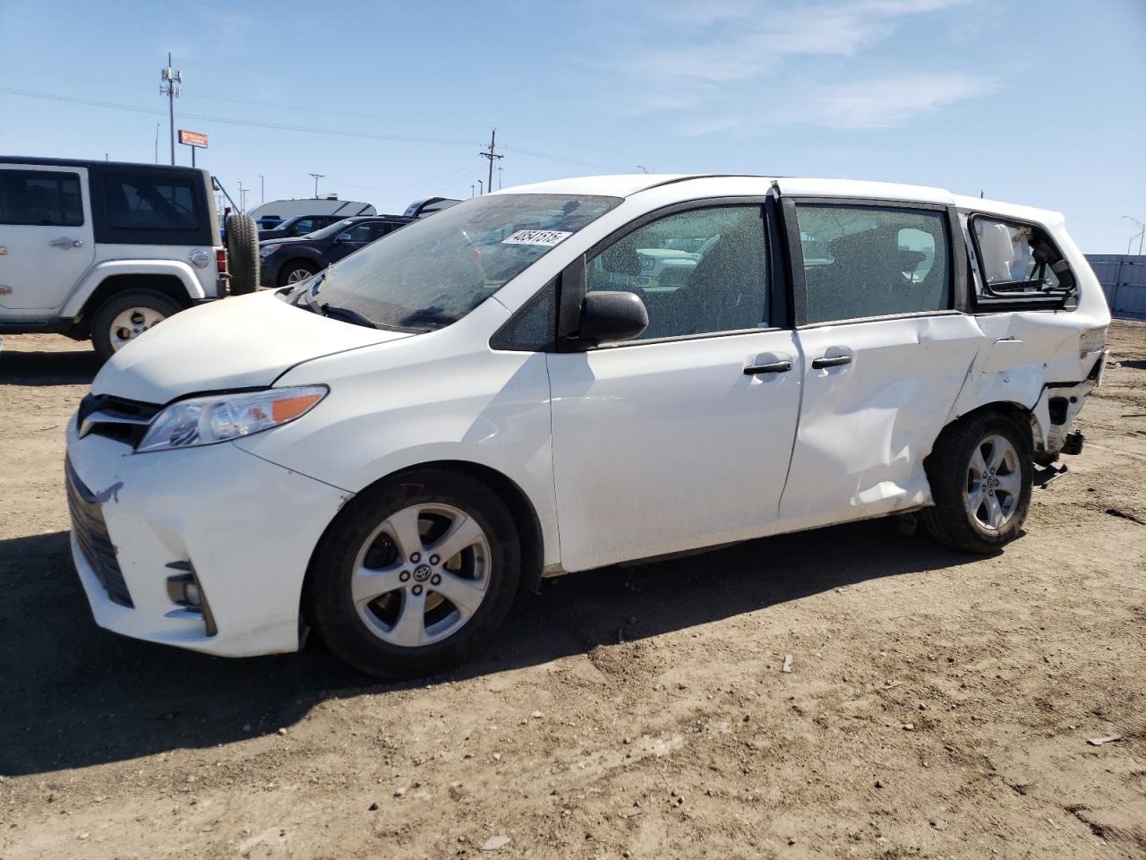 TOYOTA SIENNA L 2018