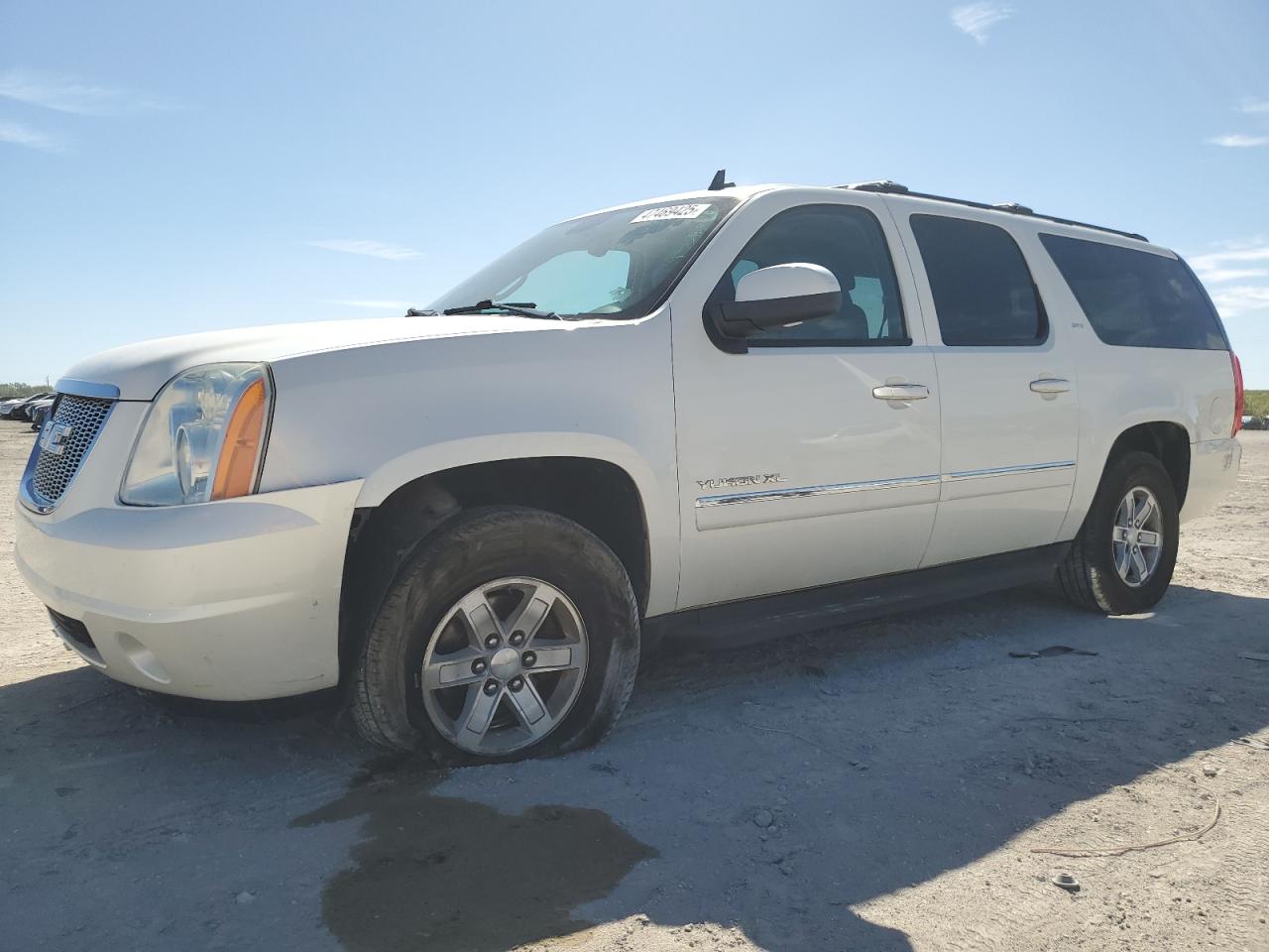 GMC YUKON XL K 2011