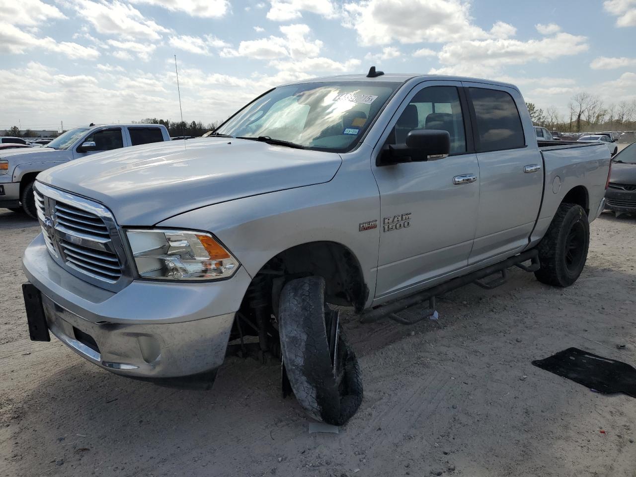 RAM 1500 SLT 2015