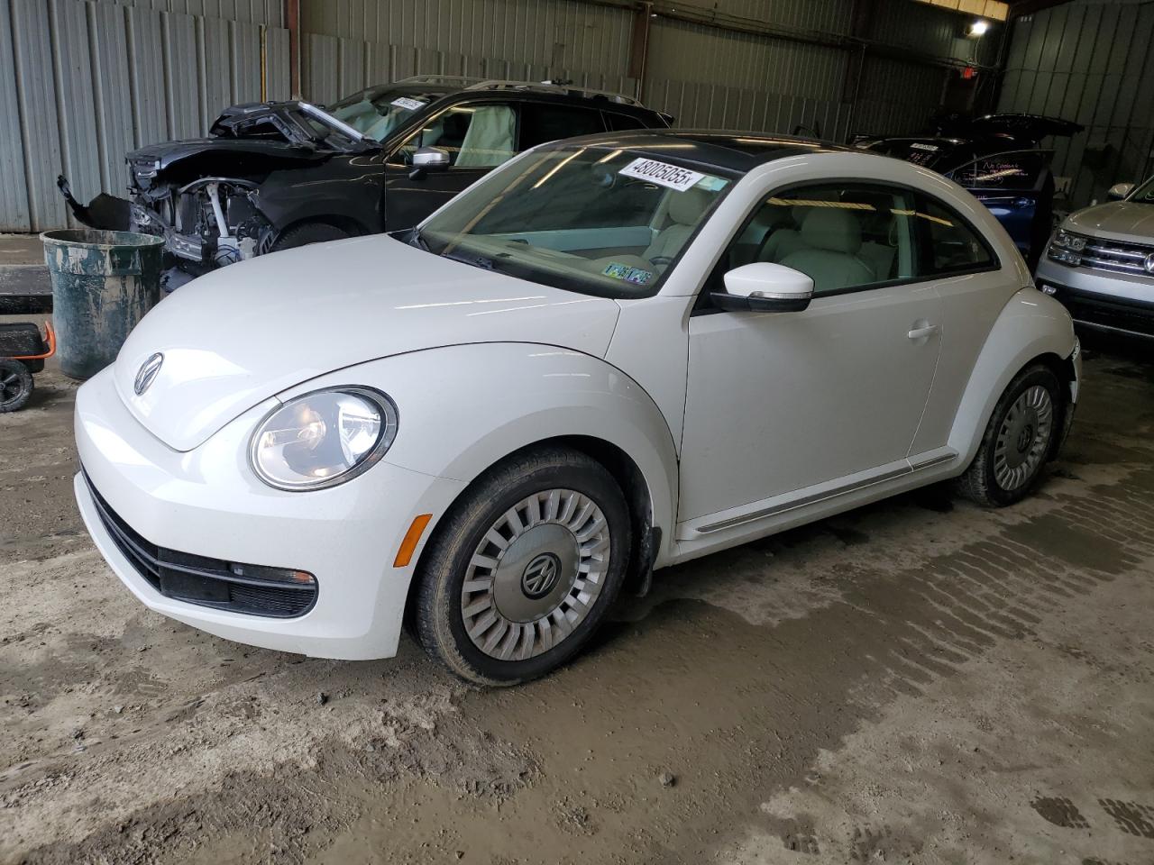 VOLKSWAGEN BEETLE 2014