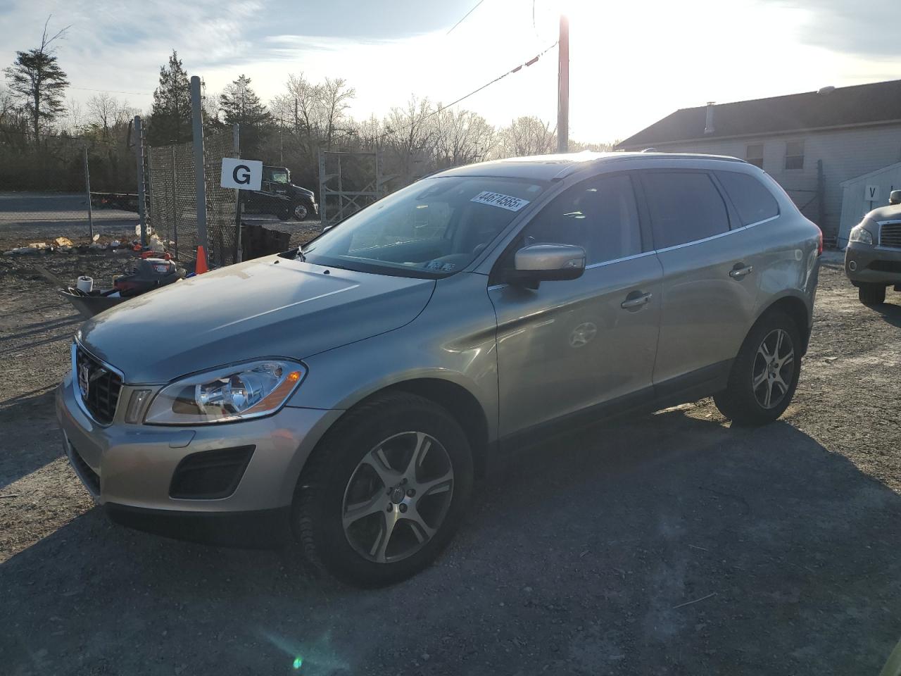 VOLVO XC60 T6 2012