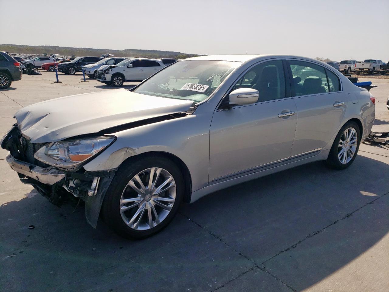 HYUNDAI GENESIS 4. 2011