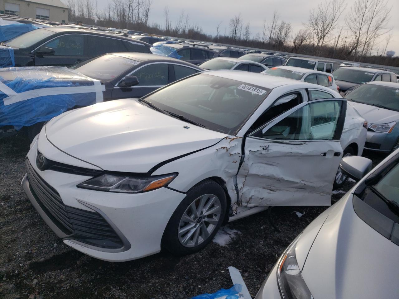 TOYOTA CAMRY LE 2021