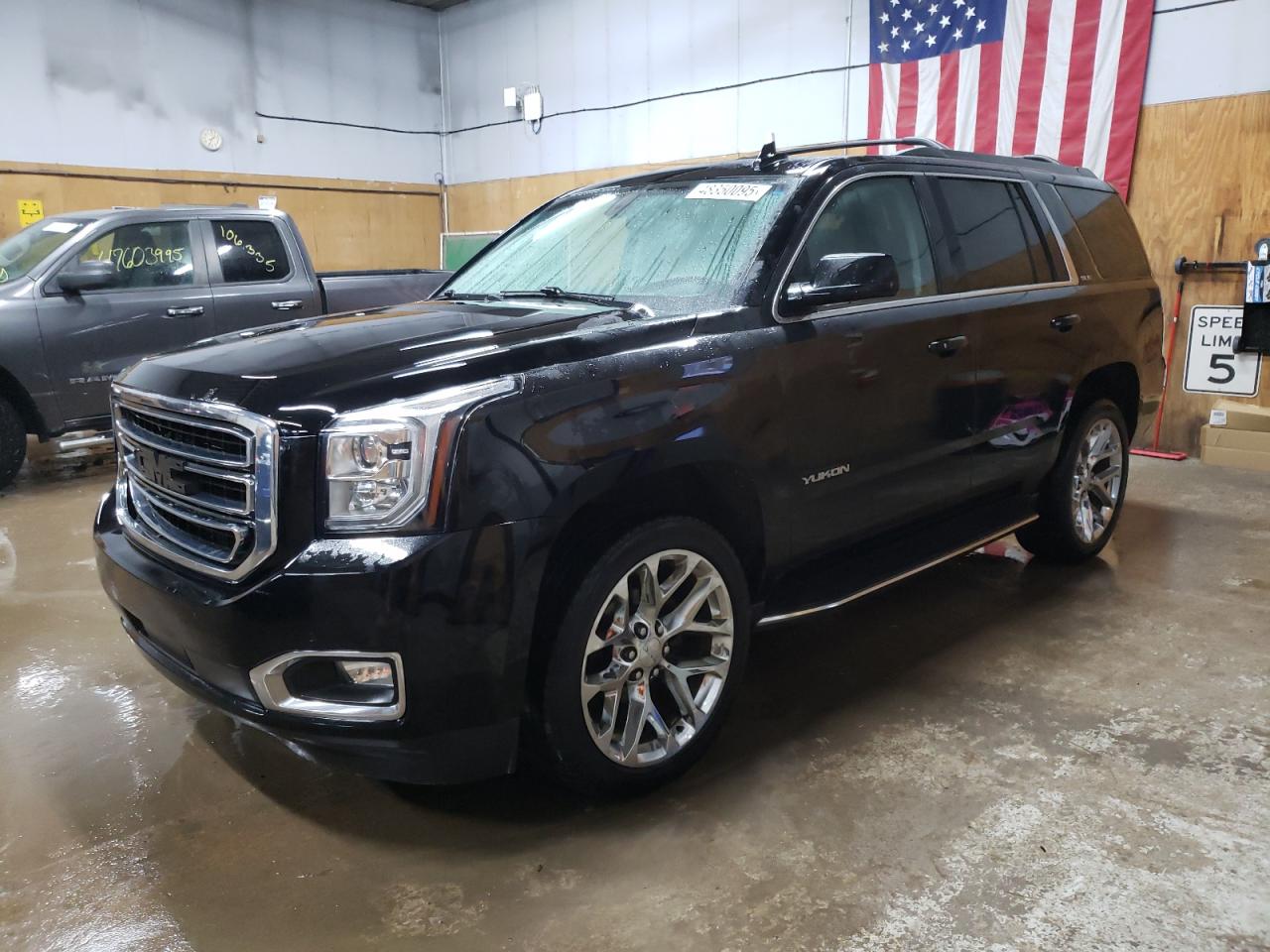GMC YUKON SLE 2015